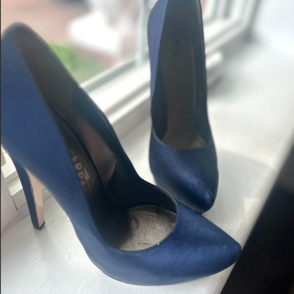 Salvatore Ferragamo Blue Satin Pumps, size us 6, looks brand new